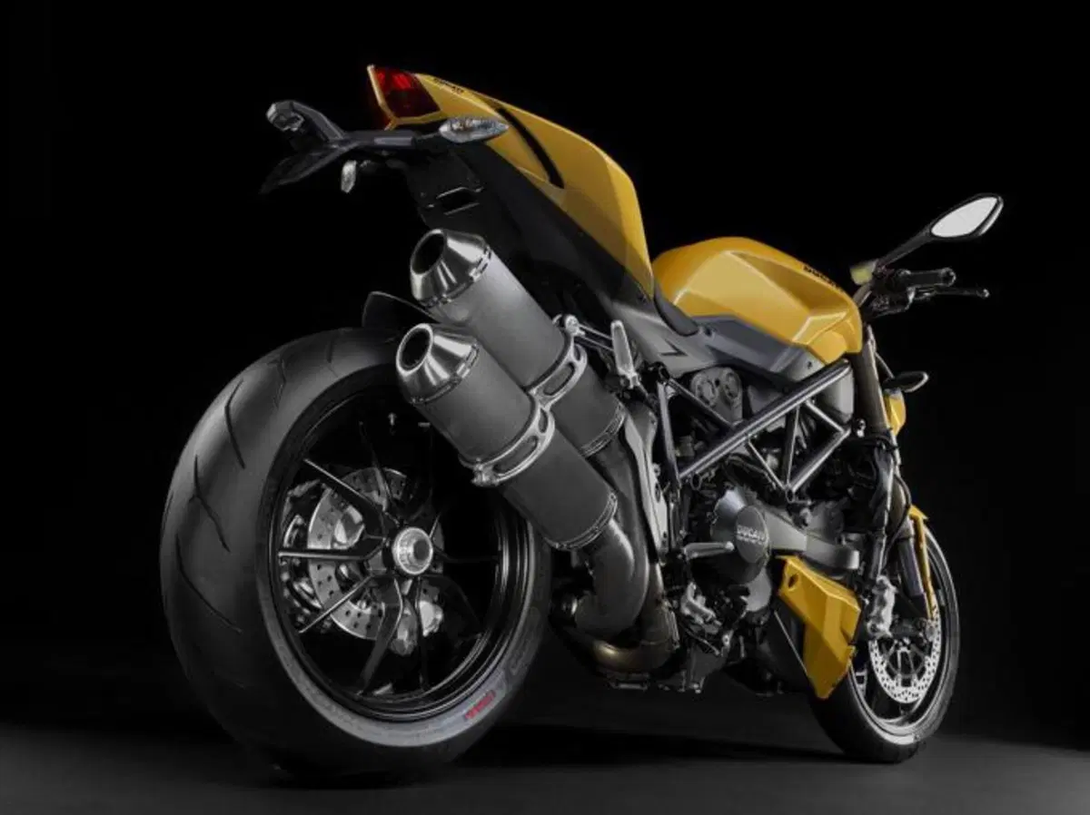 La Ducati Streetfighter 848 costerà 12.592 euro (6)