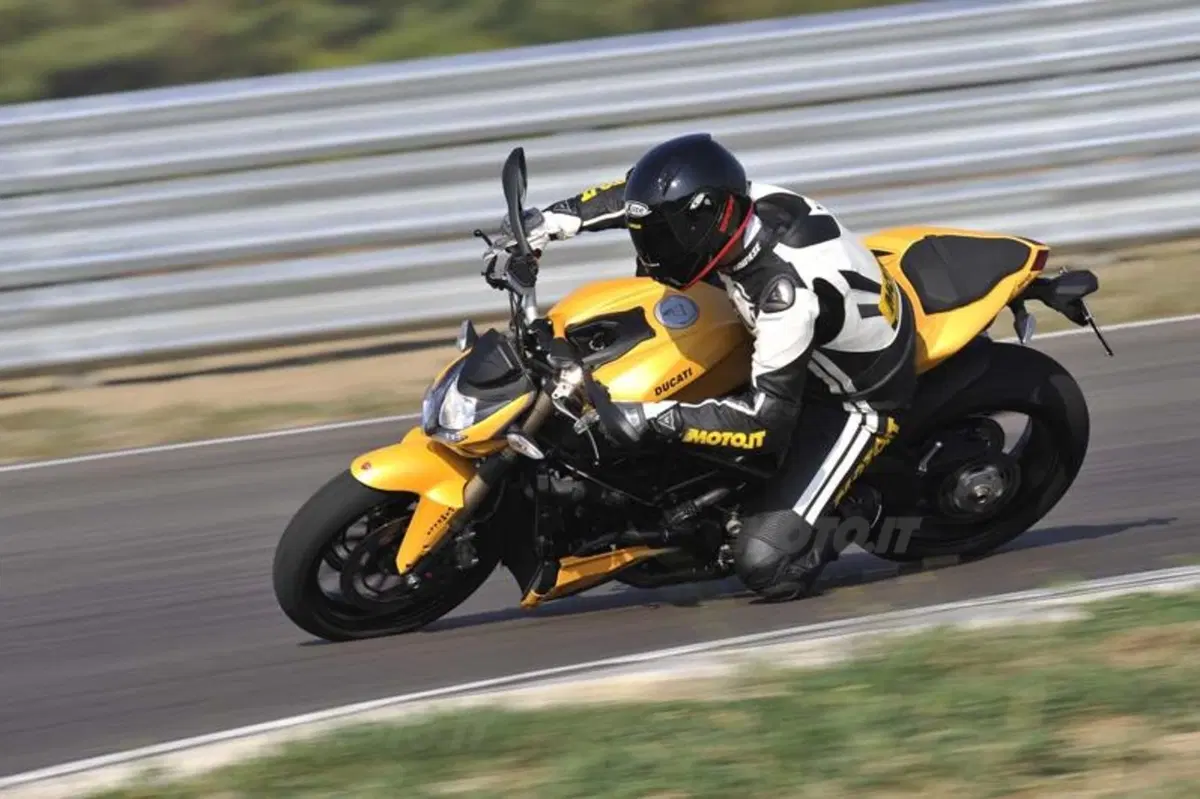Ducati Streetfighter 848   (4)