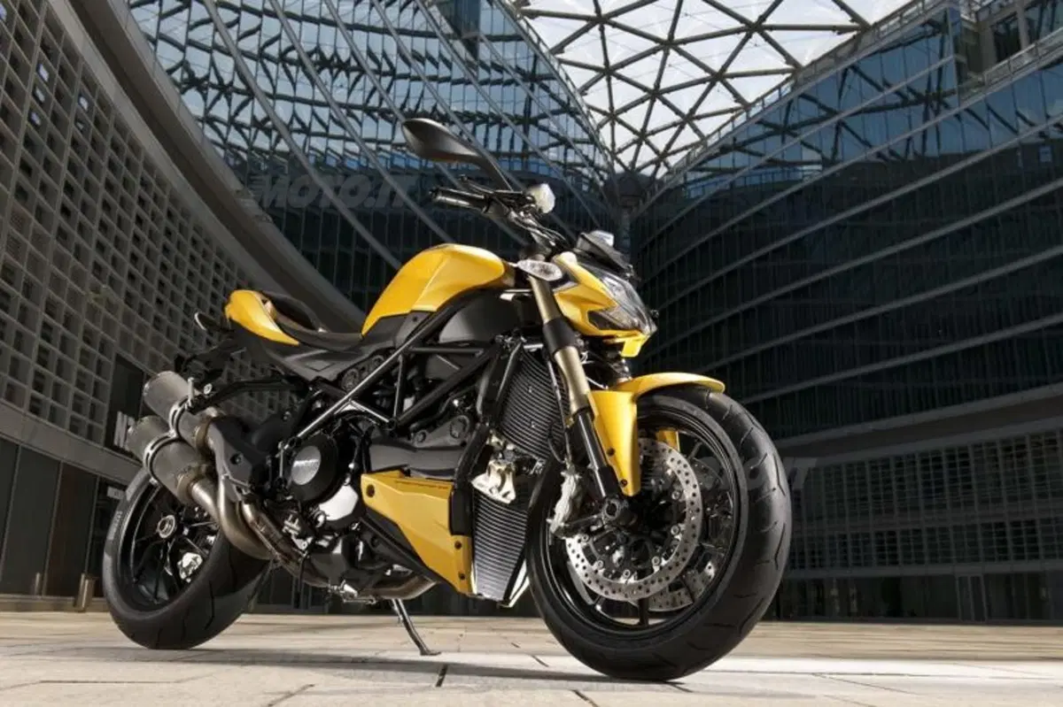 Ducati Streetfighter 848   (28)