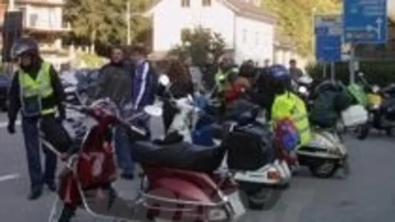 Il giro d'Italia in Vespa
