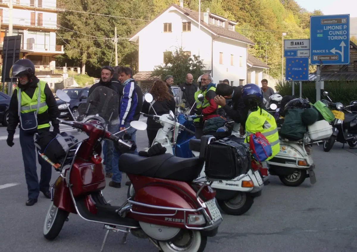 Il giro d'Italia in Vespa (2)