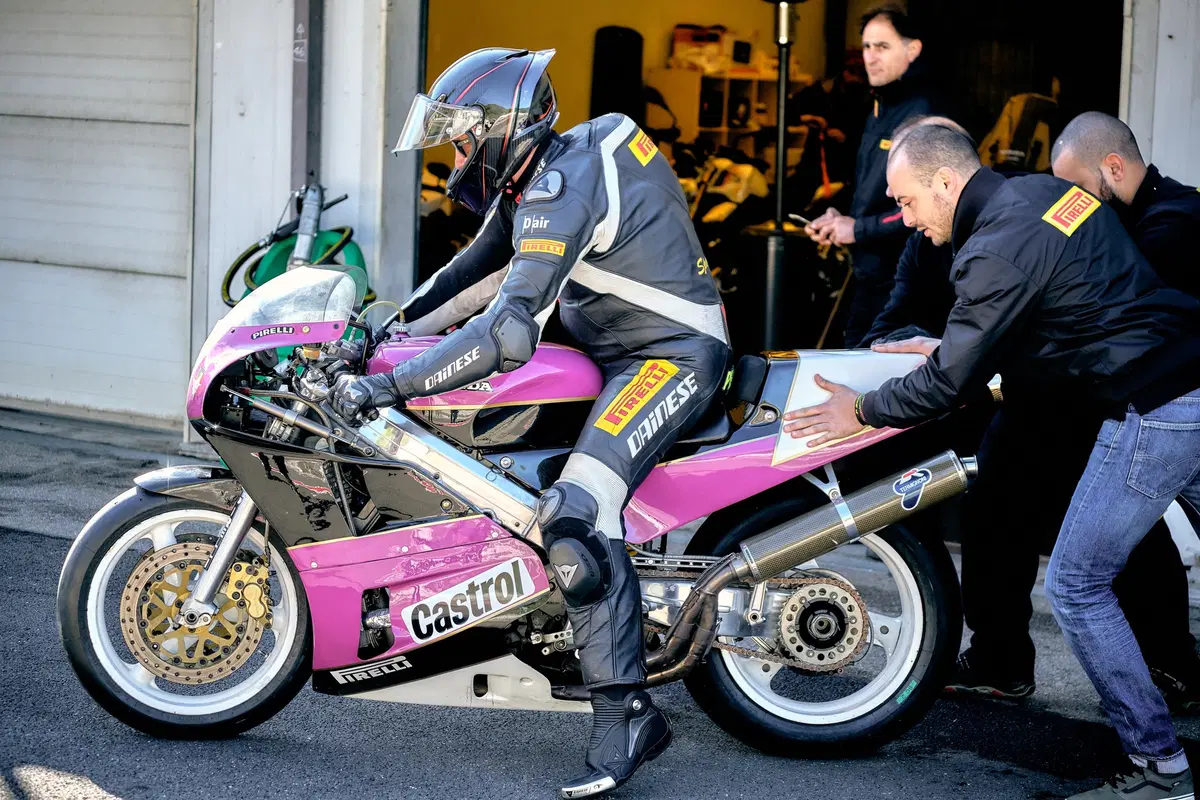 Ducati Panigale V4R vs Honda RC30 SBK. Generazioni a confronto (2)