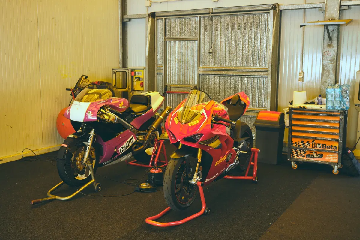 Ducati Panigale V4R vs Honda RC30 SBK. Generazioni a confronto (7)
