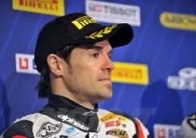 Checa in sella alla Ducati GP12 di Valentino Rossi