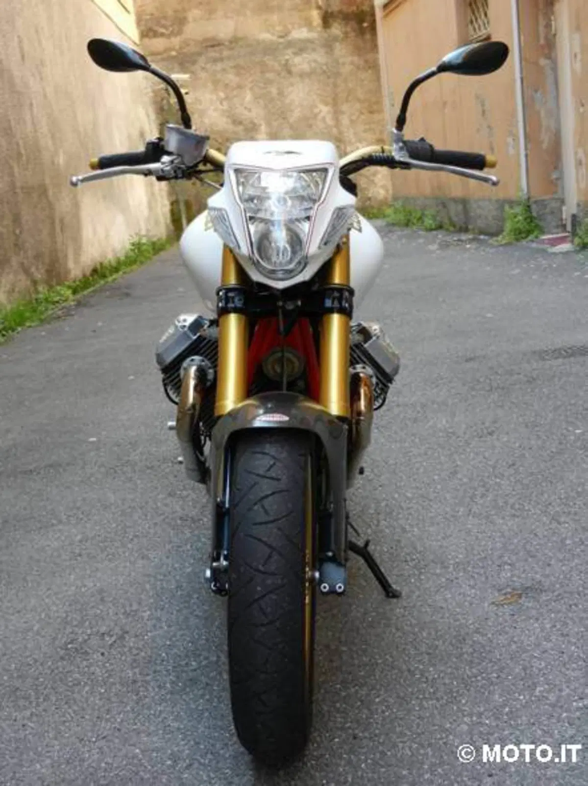 Le Strane di Moto.it: Moto Guzzi V75