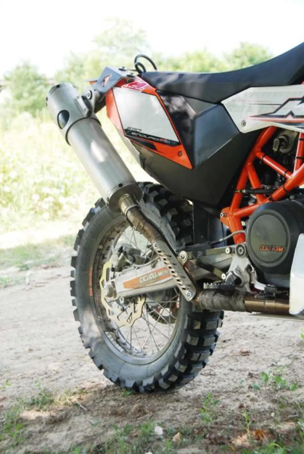 KTM 690 Enduro R, special da deserto (6)