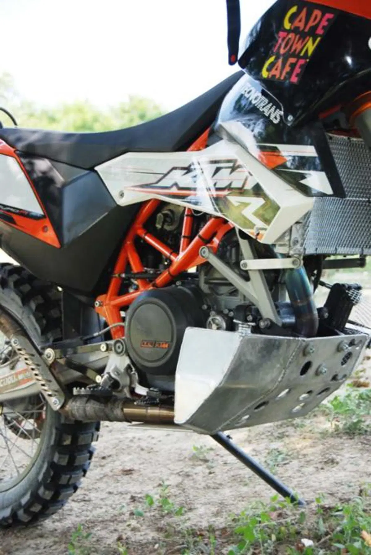 KTM 690 Enduro R, special da deserto (7)