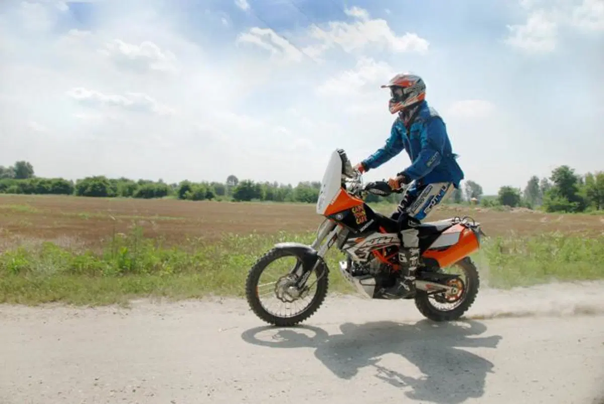 KTM 690 Enduro R, special da deserto (17)
