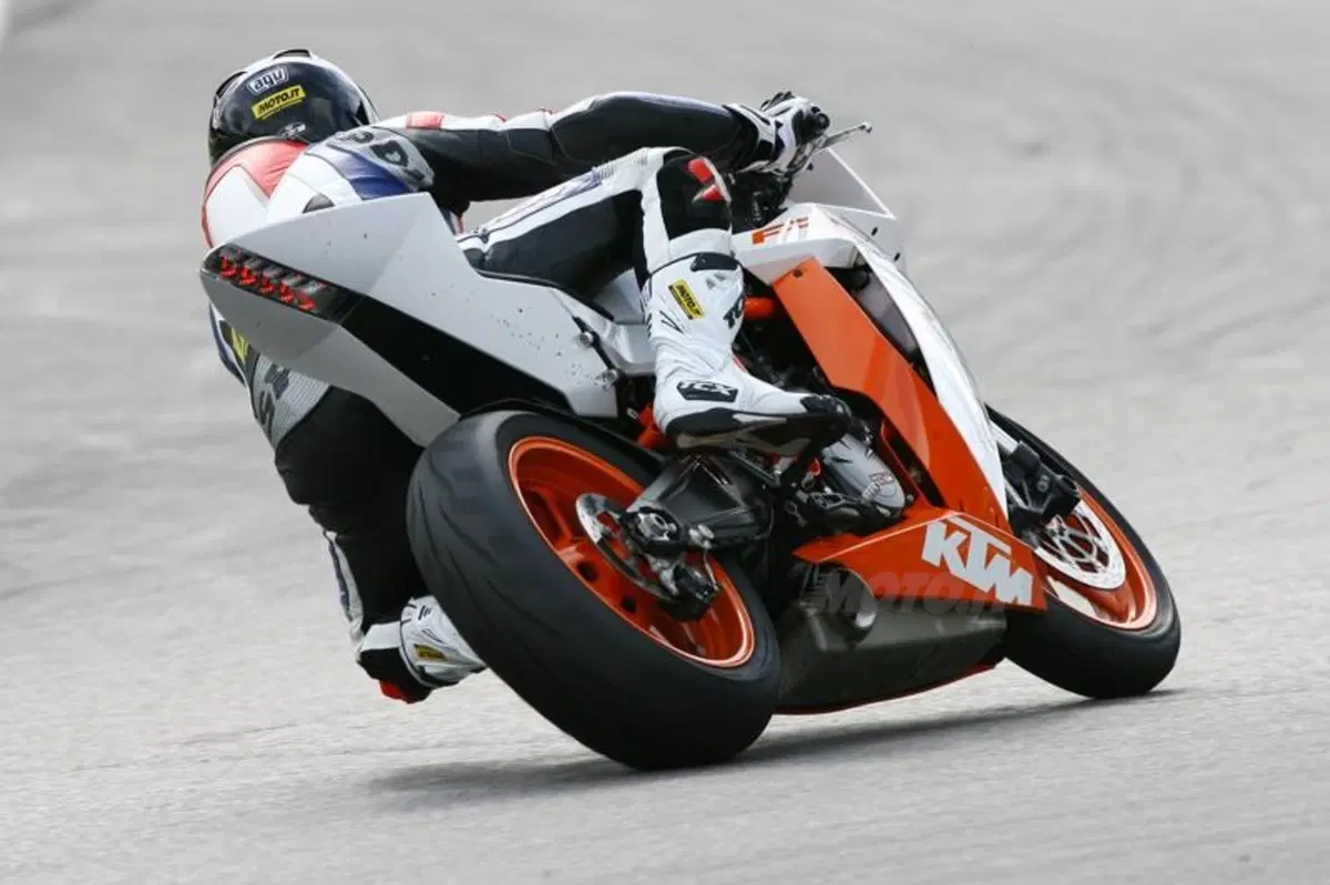 KTM RC8 Factory   (4)