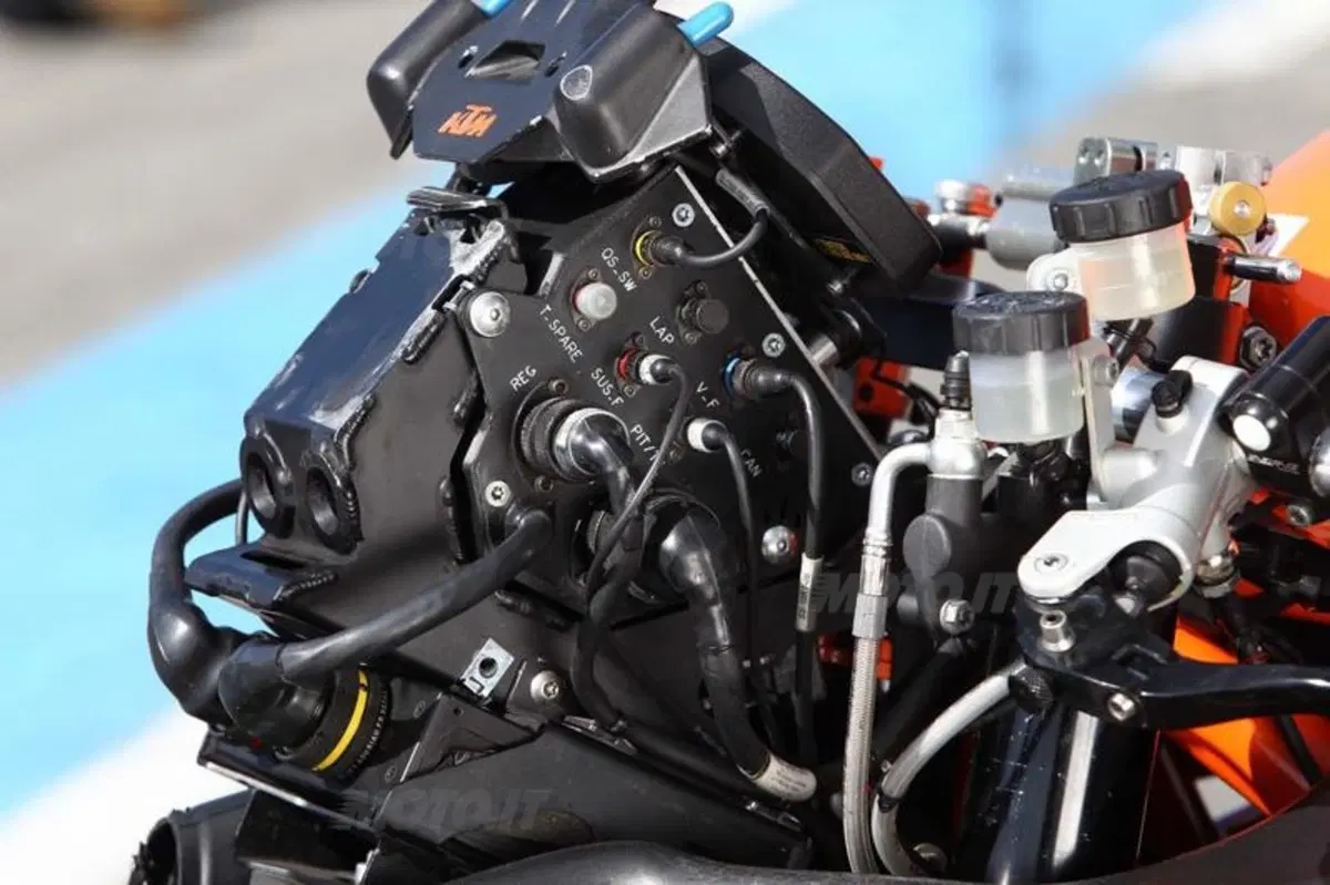 KTM RC8 Factory   (36)