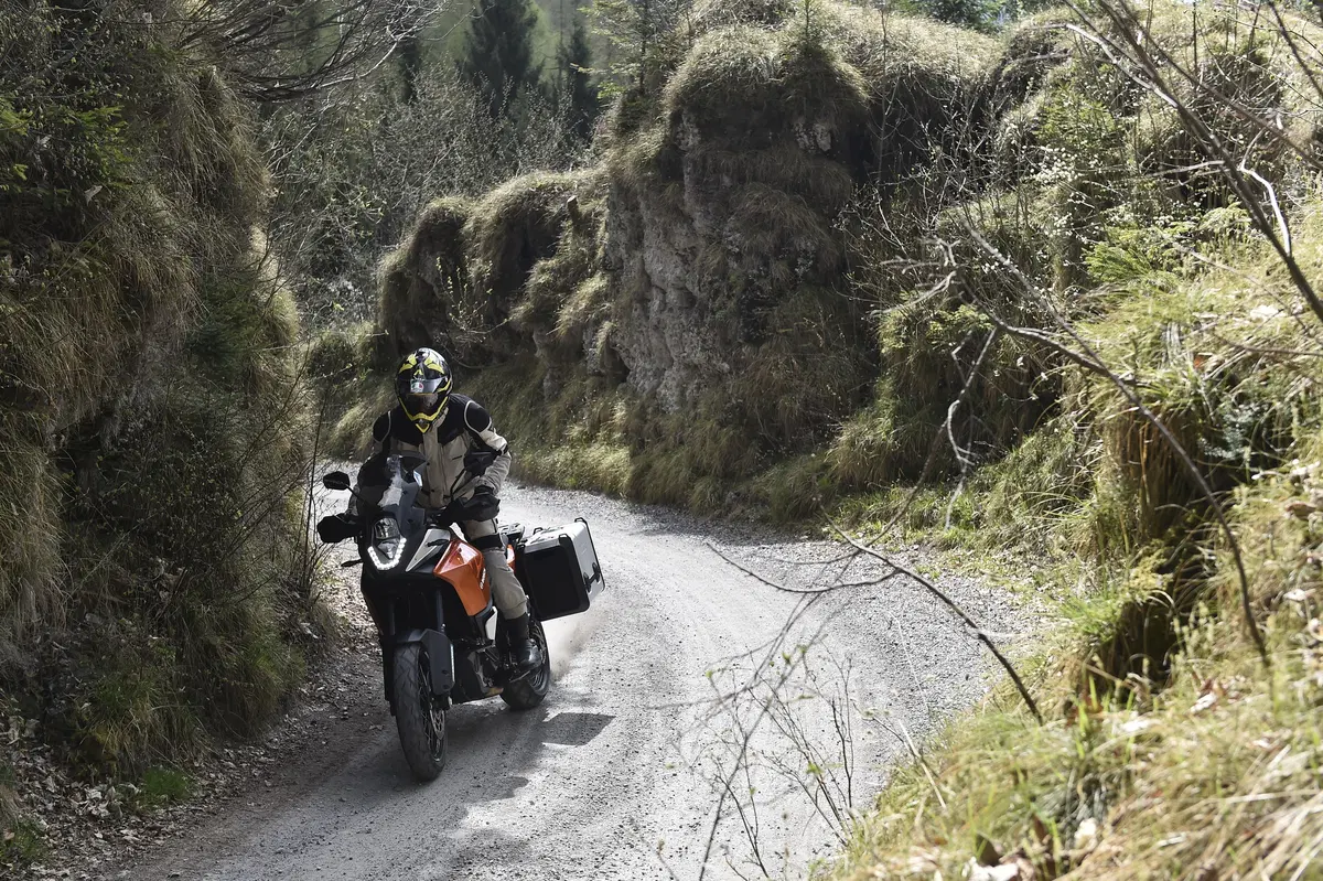 KTM Adventure 2016: test di 1050, 1190, 1190R e 1290 (4)