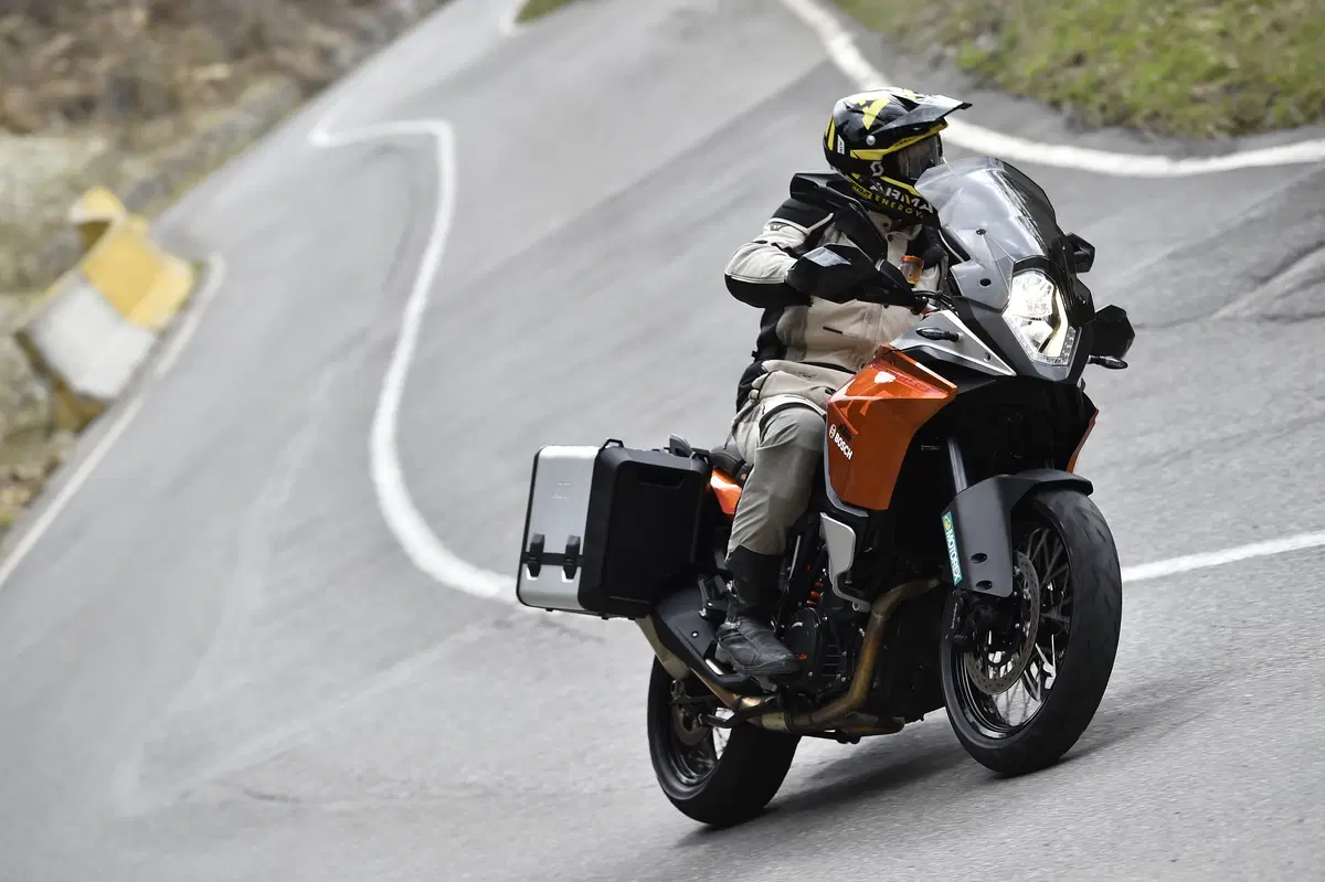 KTM Adventure 2016: test di 1050, 1190, 1190R e 1290 (5)