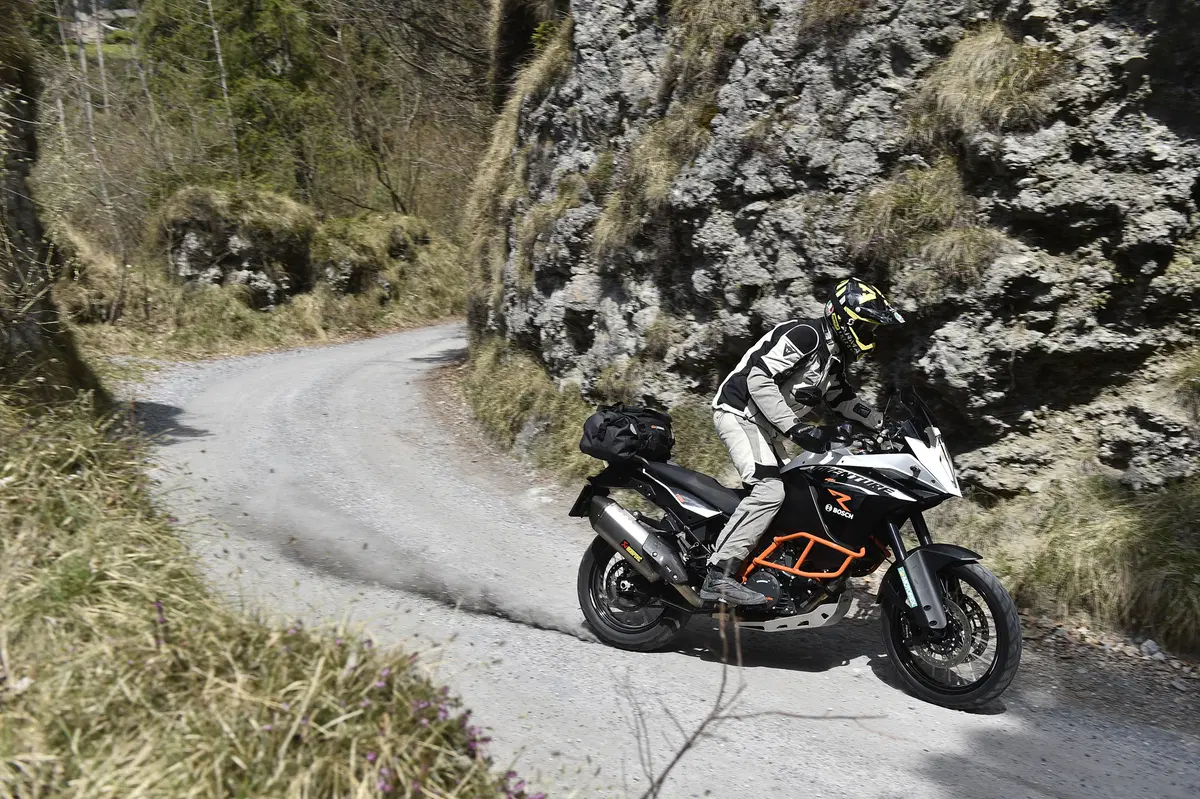 KTM Adventure 2016: test di 1050, 1190, 1190R e 1290 (6)