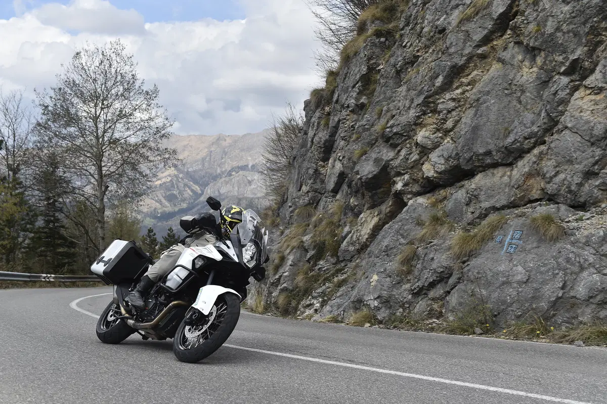 KTM Adventure 2016: test di 1050, 1190, 1190R e 1290 (7)