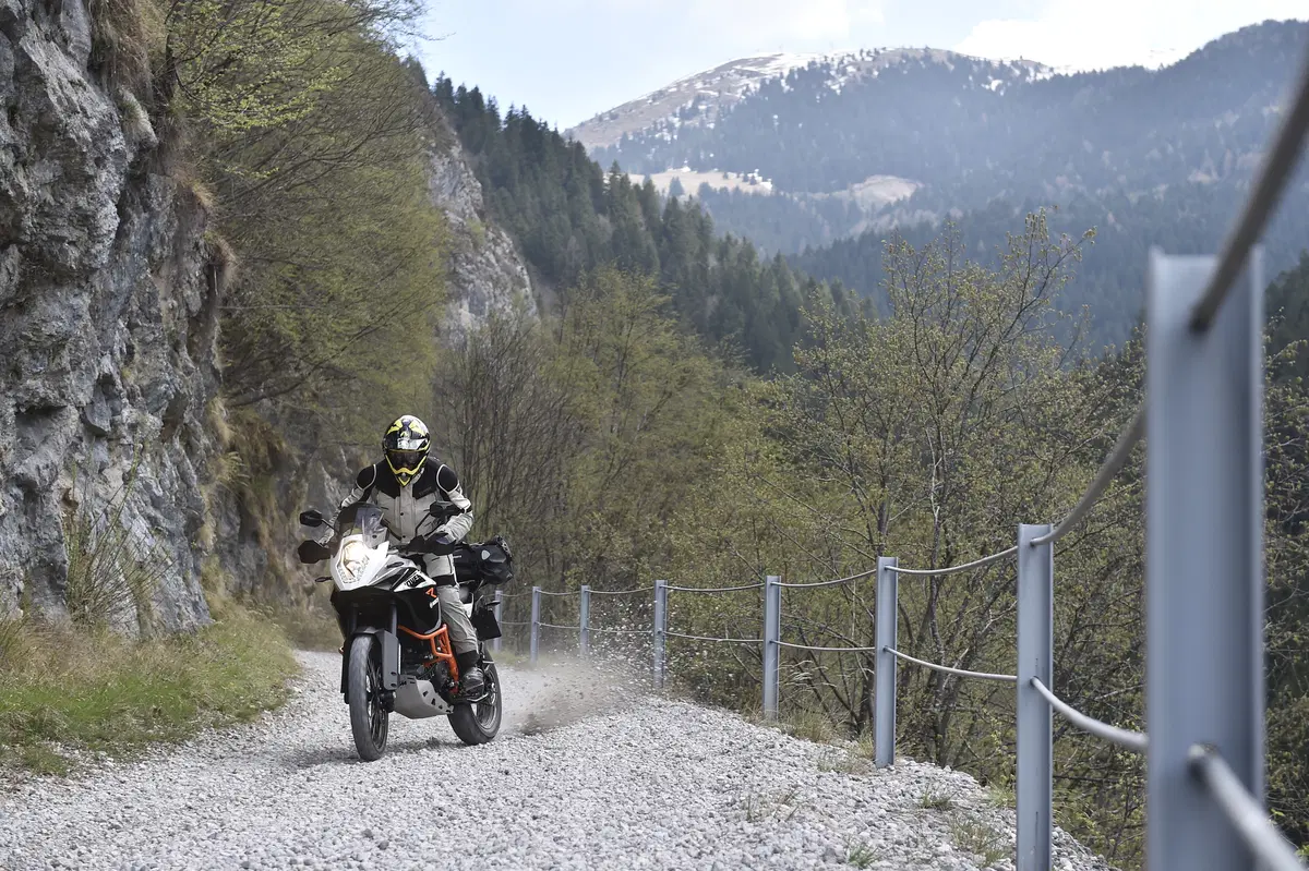 KTM Adventure 2016: test di 1050, 1190, 1190R e 1290 (8)
