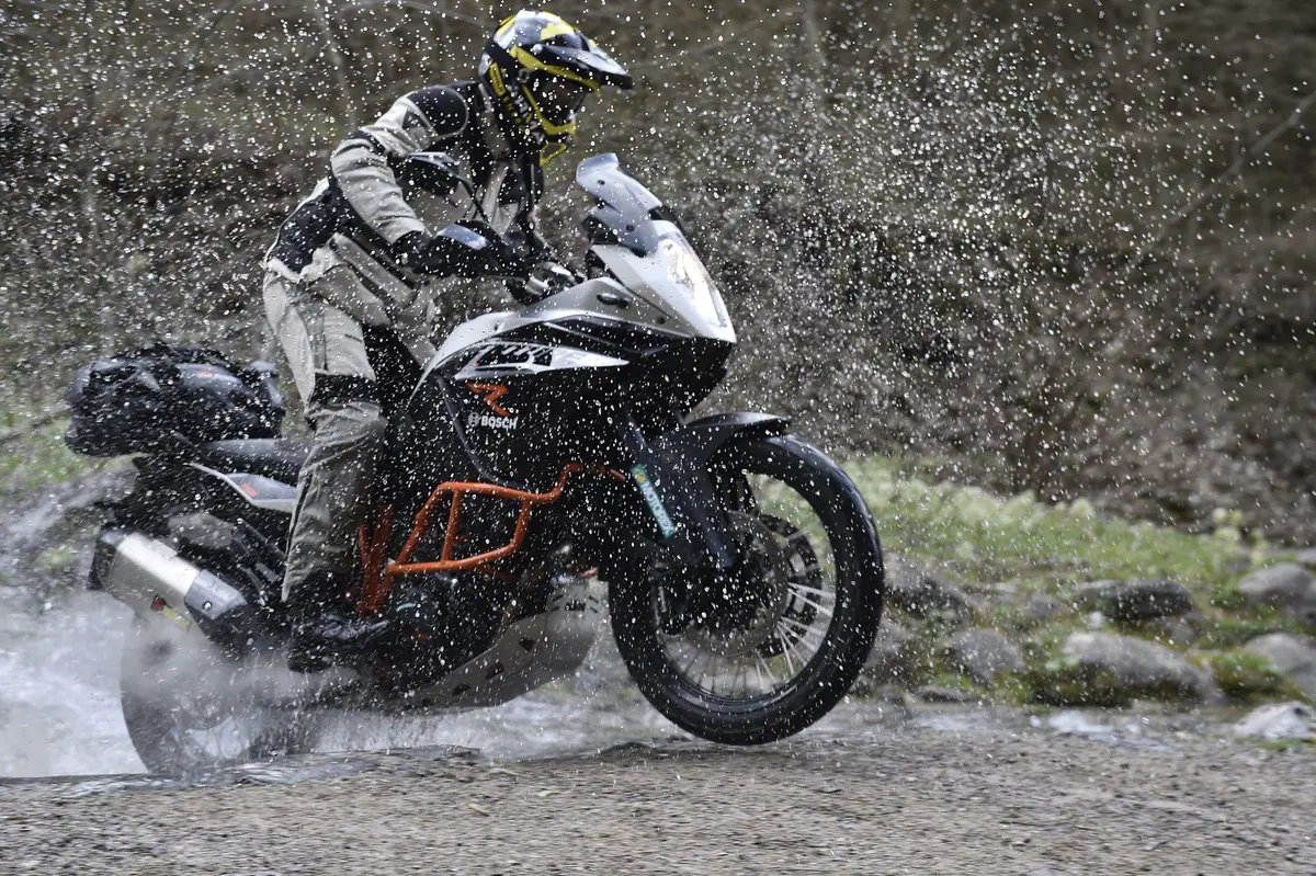 KTM Adventure 2016: test di 1050, 1190, 1190R e 1290 (10)