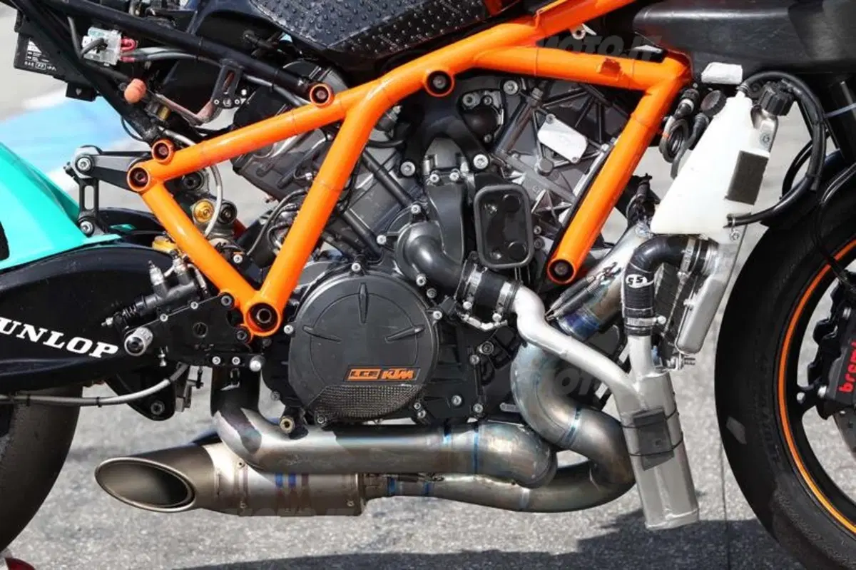 KTM RC8 Factory   (42)