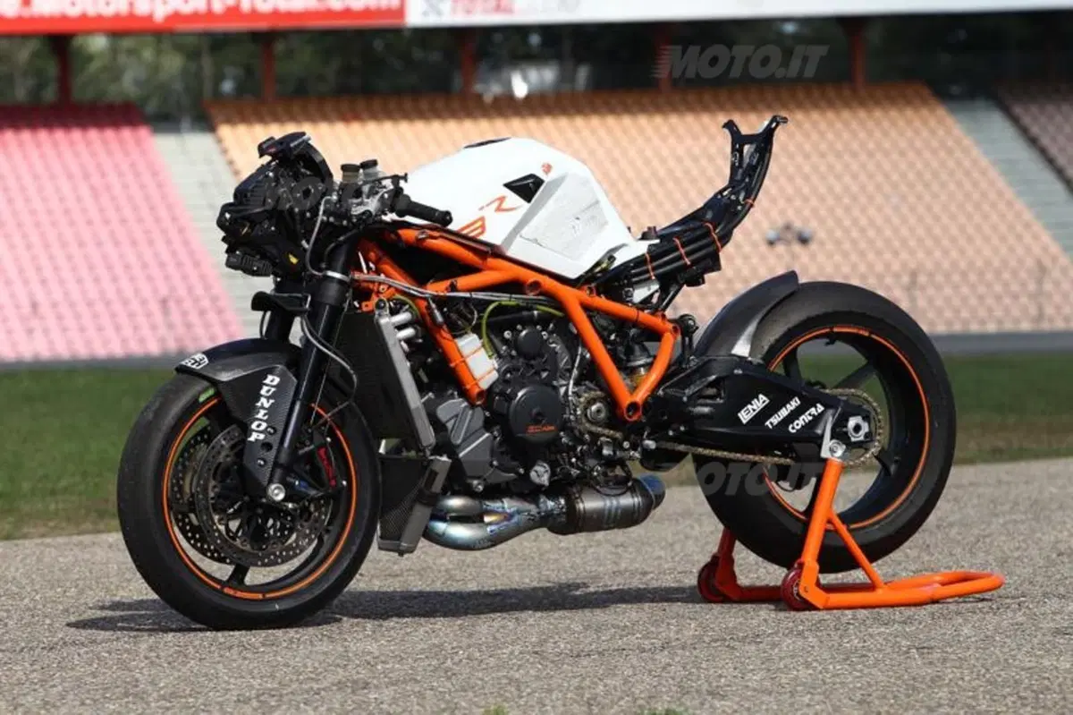 KTM RC8 Factory   (53)