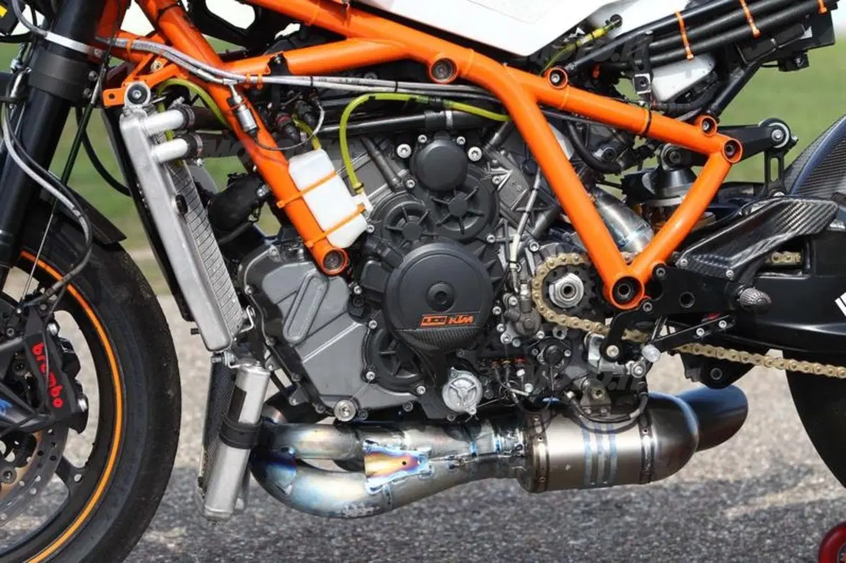 KTM RC8 Factory   (54)
