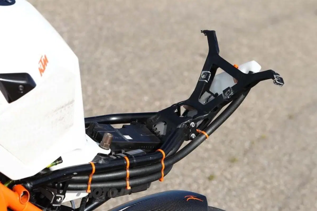 KTM RC8 Factory   (58)