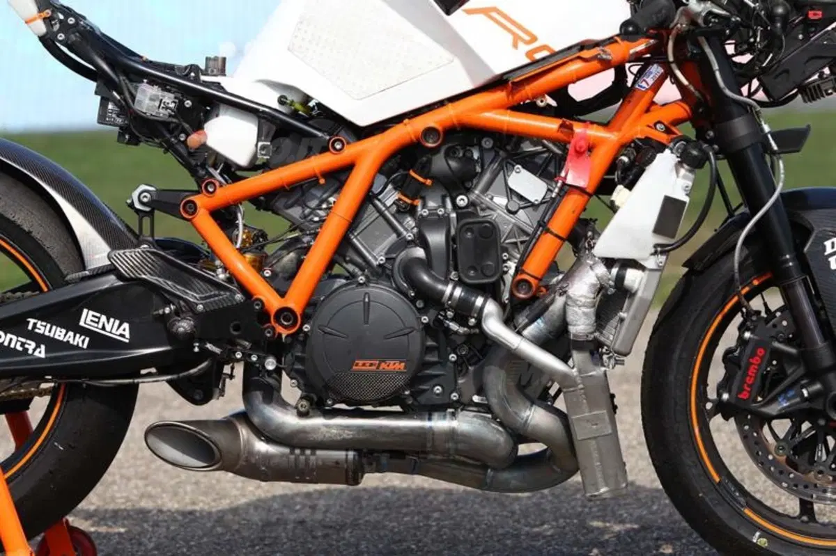 KTM RC8 Factory   (61)