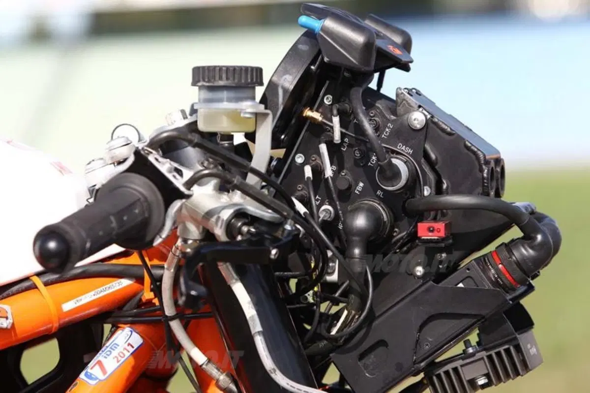 KTM RC8 Factory   (66)