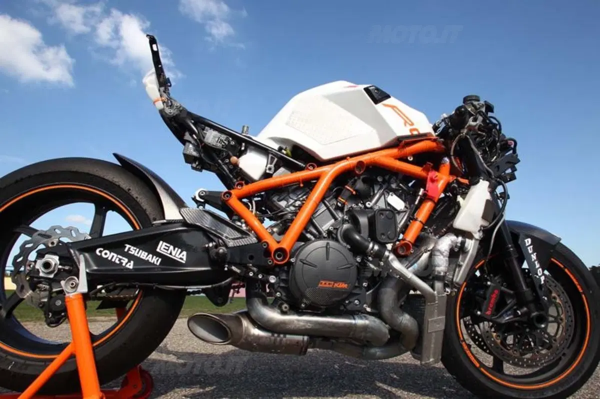KTM RC8 Factory   (67)