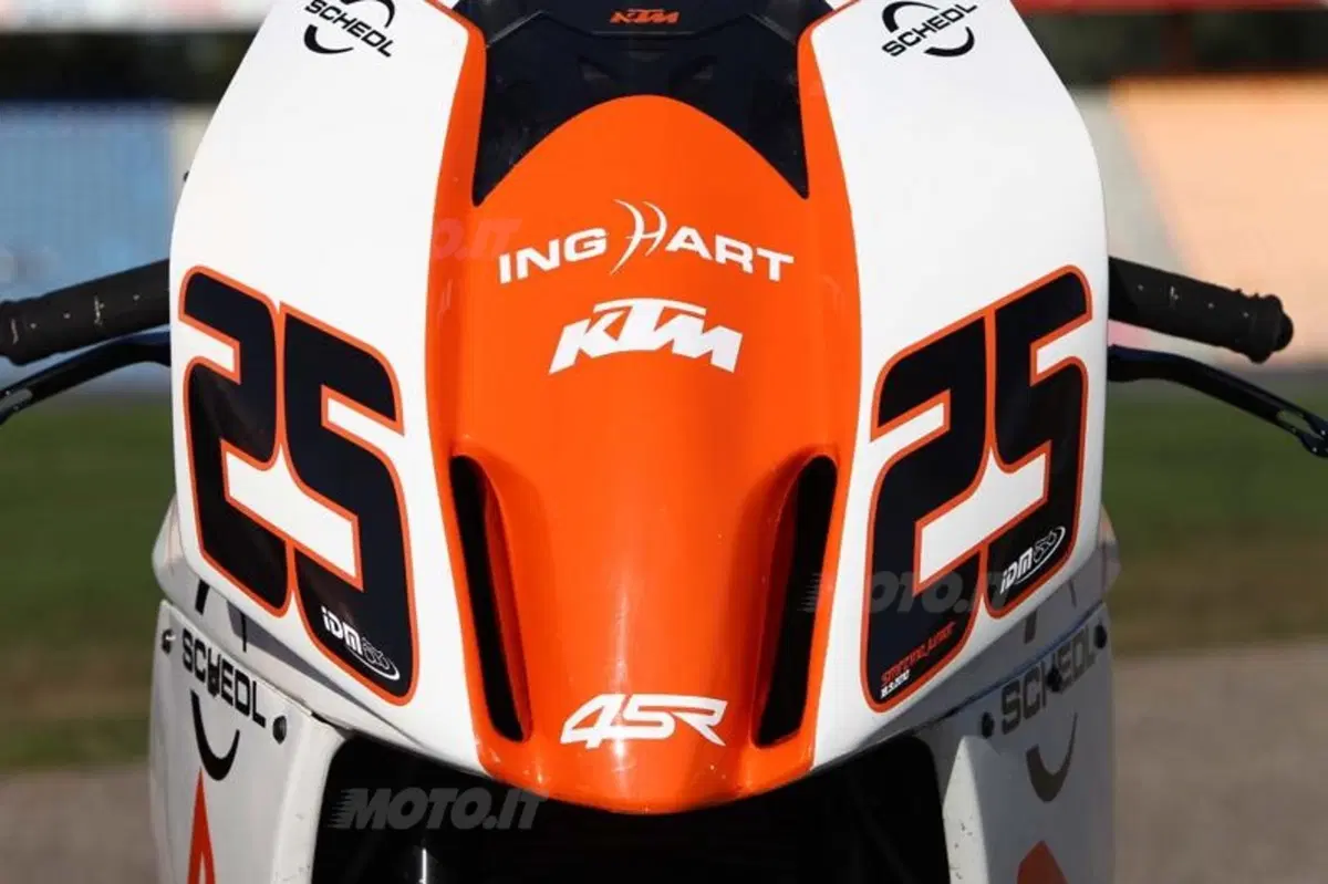 KTM RC8 Factory   (85)