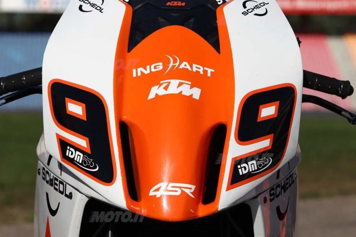KTM RC8 Factory   (86)
