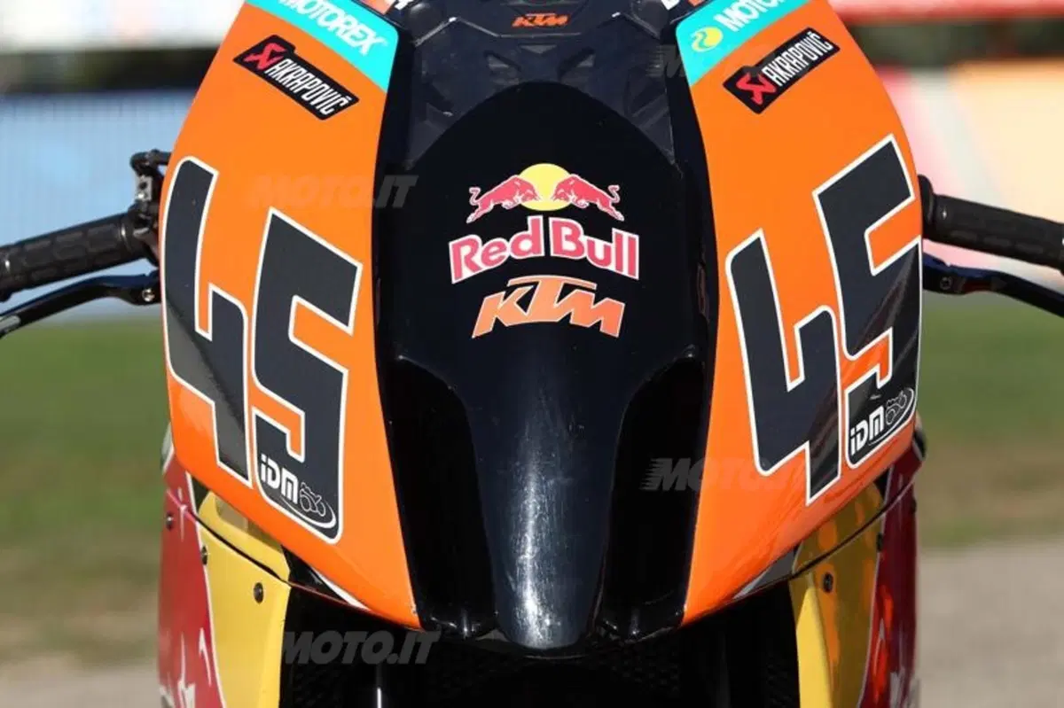 KTM RC8 Factory   (87)