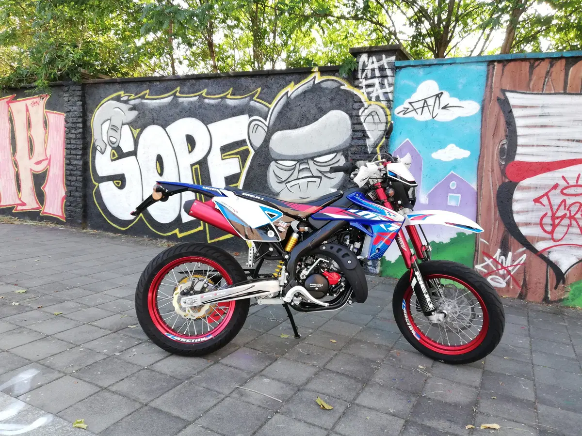 Rieju MRT 50 SM Trophy: il nuovo Re del liceo (5)
