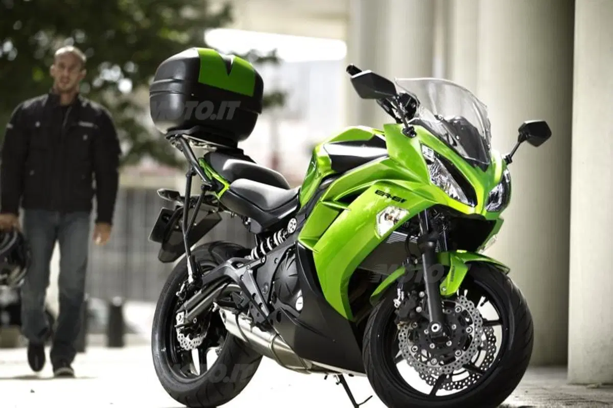 Nuove Kawasaki ER-6n e ER-6f 2012 (16)