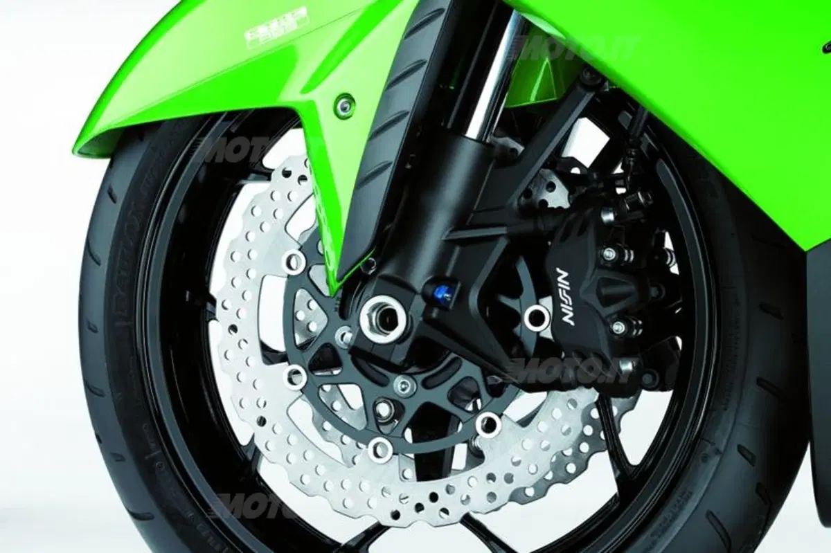 Nuova Kawasaki ZZR 1400 2012 (11)