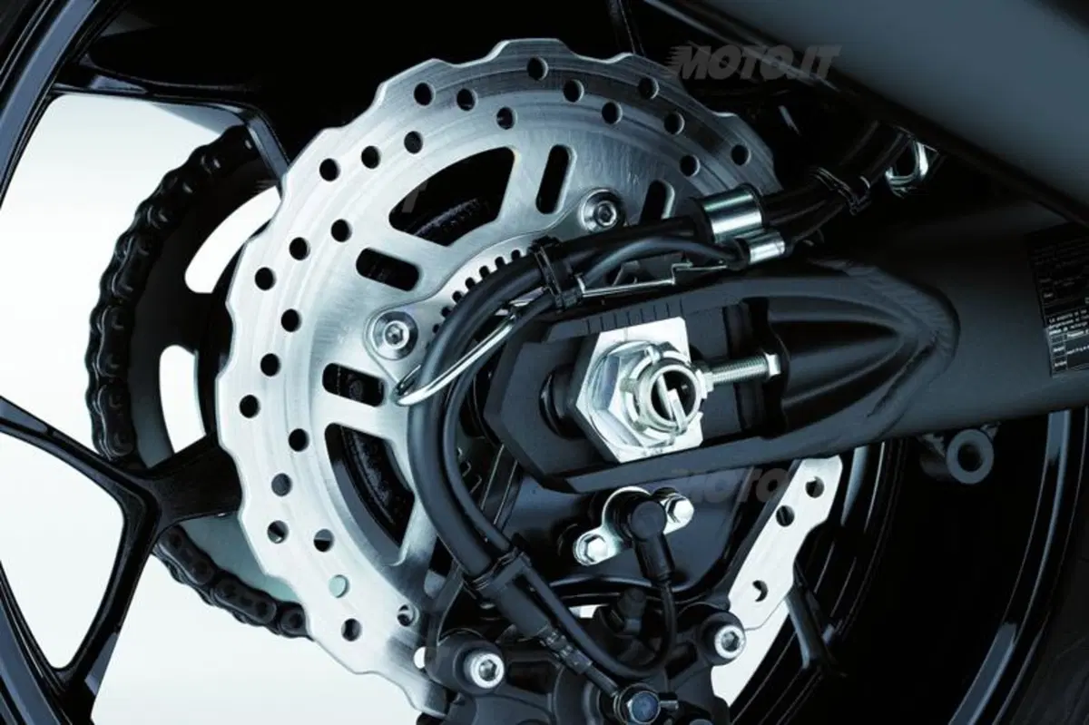 Nuova Kawasaki ZZR 1400 2012 (12)