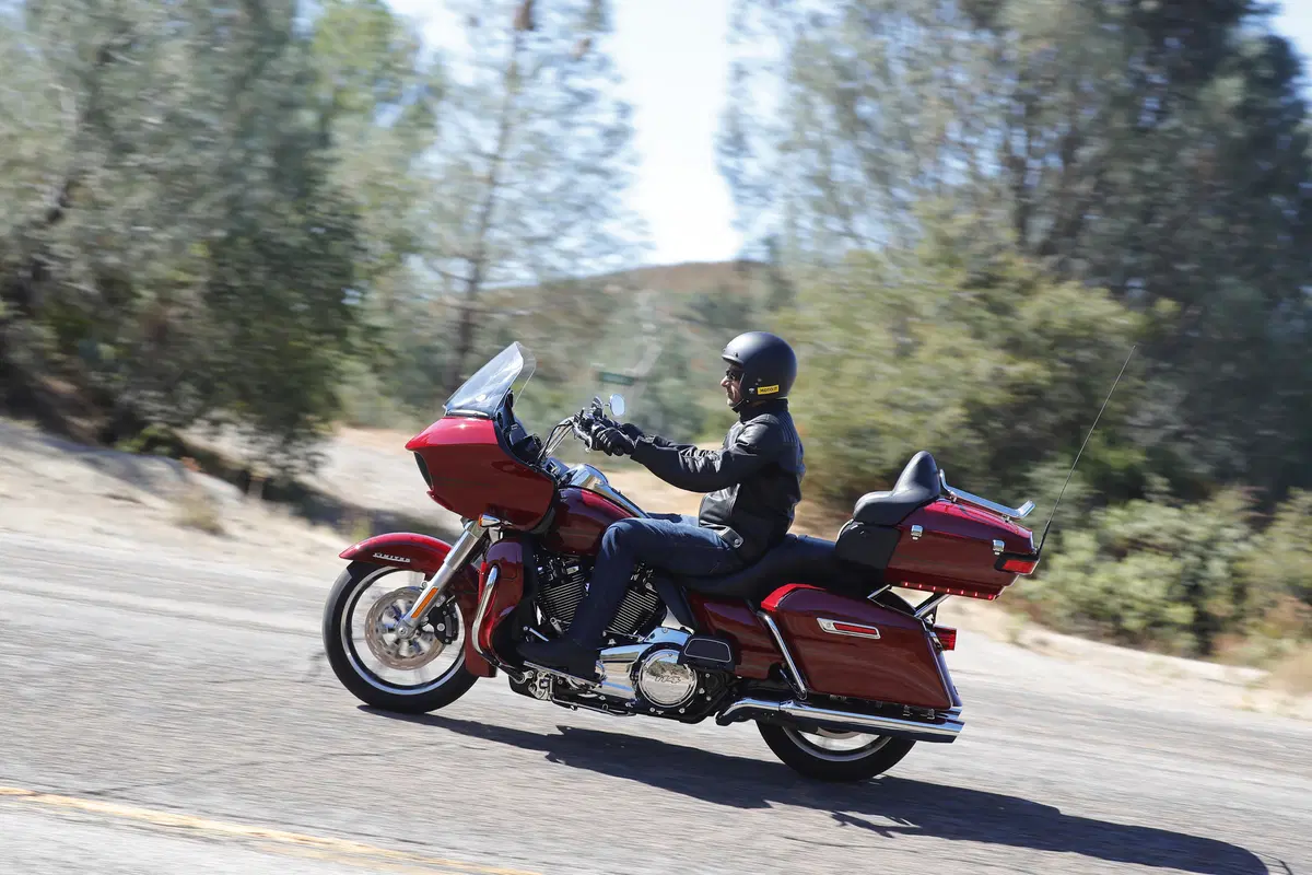 Harley Davidson, le novità Touring 2020, l'RDRS e H-D Connect (2)
