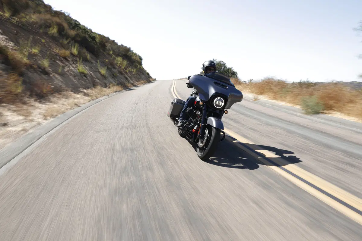Harley Davidson, le novità Touring 2020, l'RDRS e H-D Connect (4)