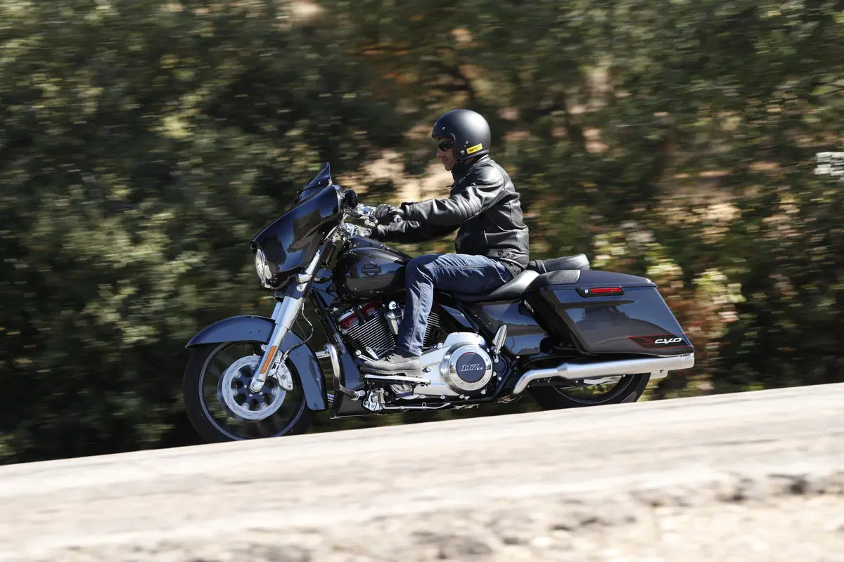 Harley Davidson, le novità Touring 2020, l'RDRS e H-D Connect (7)