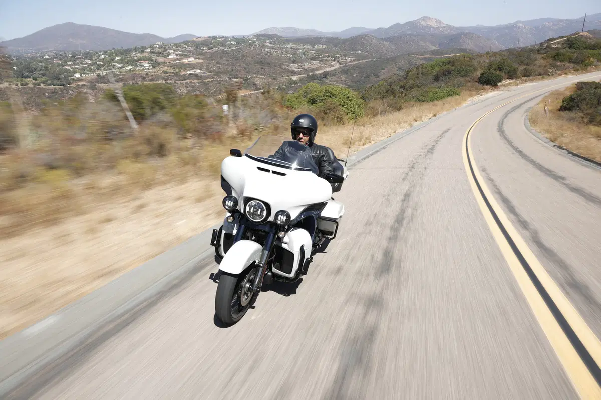 Harley Davidson, le novità Touring 2020, l'RDRS e H-D Connect (9)