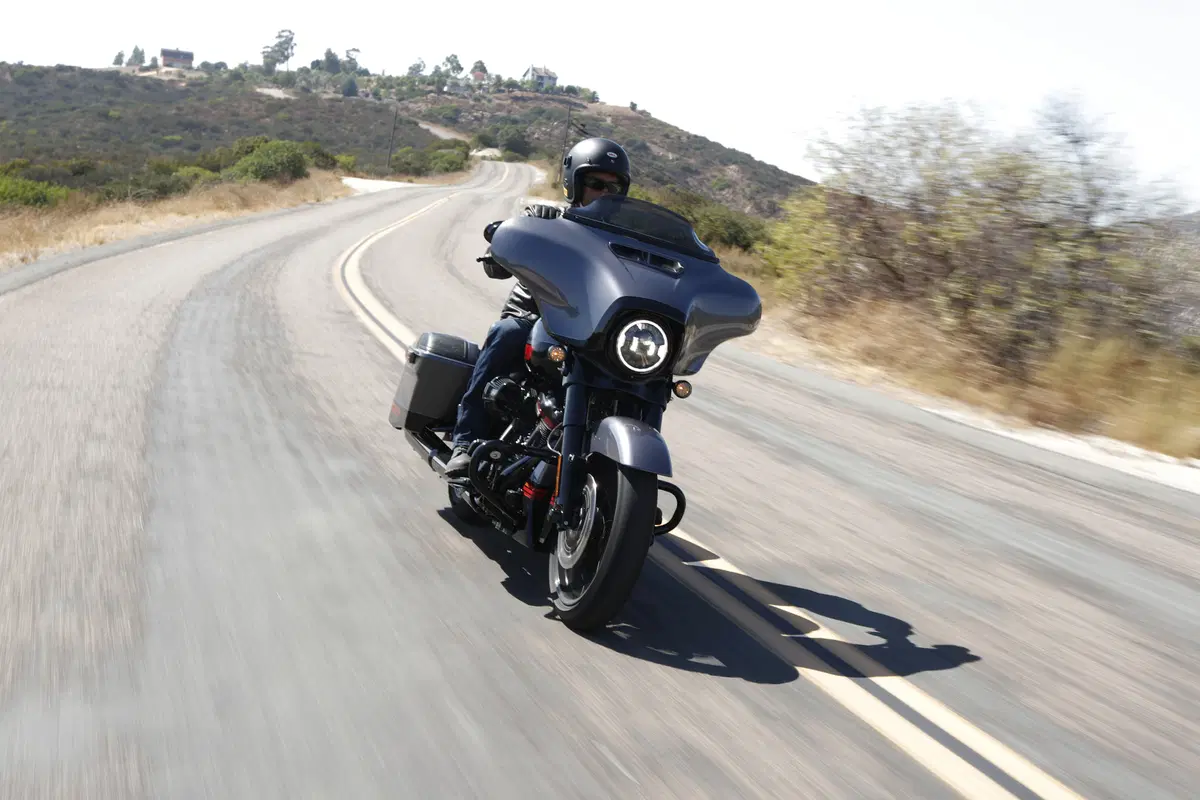 Harley Davidson, le novità Touring 2020, l'RDRS e H-D Connect (10)