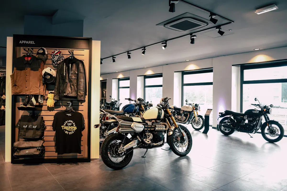 Apre Triumph Milano, il concessionario contemporaneo (10)