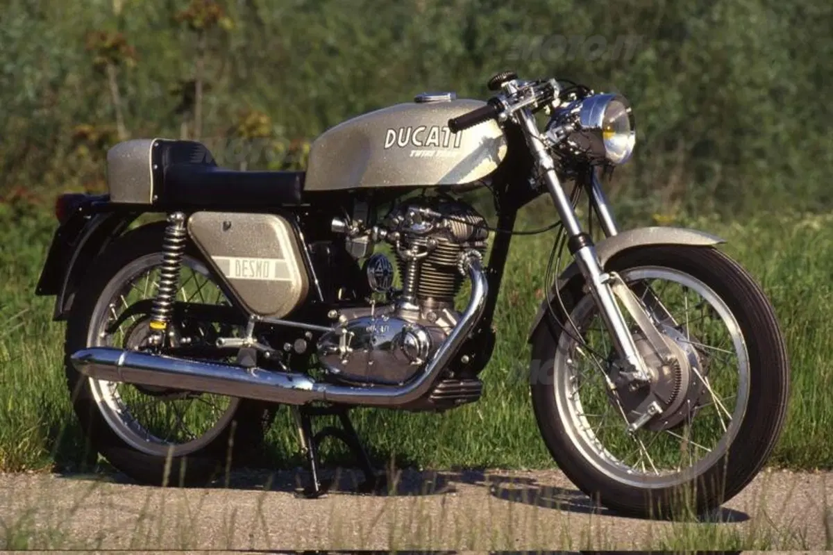 Massimo Clarke: Il nome della moto (8)