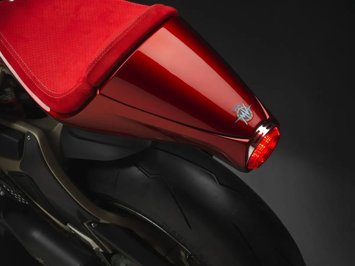 EICMA 2018: MV Agusta Superveloce 800, foto e dati (5)