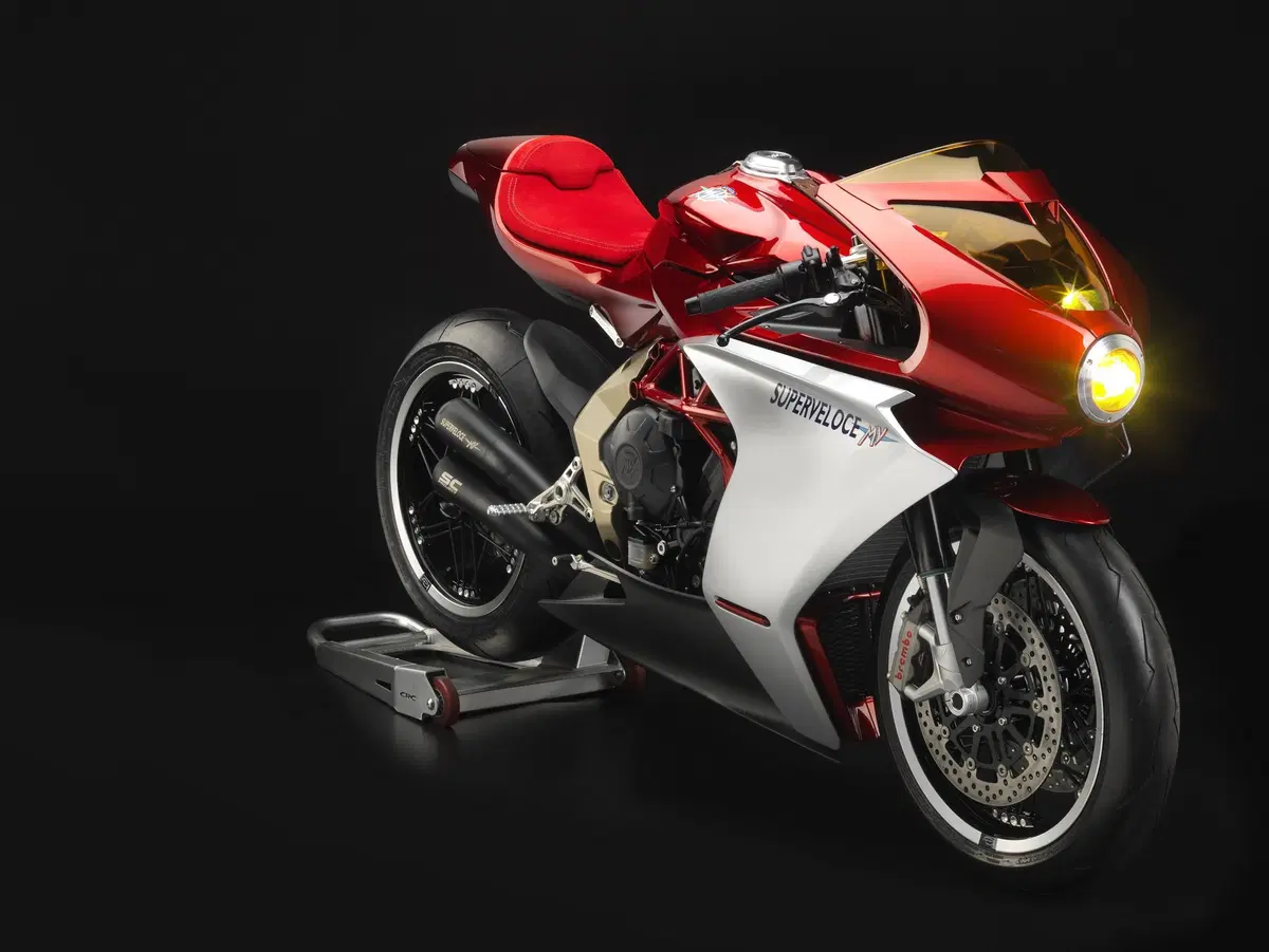 EICMA 2018: MV Agusta Superveloce 800, foto e dati (10)