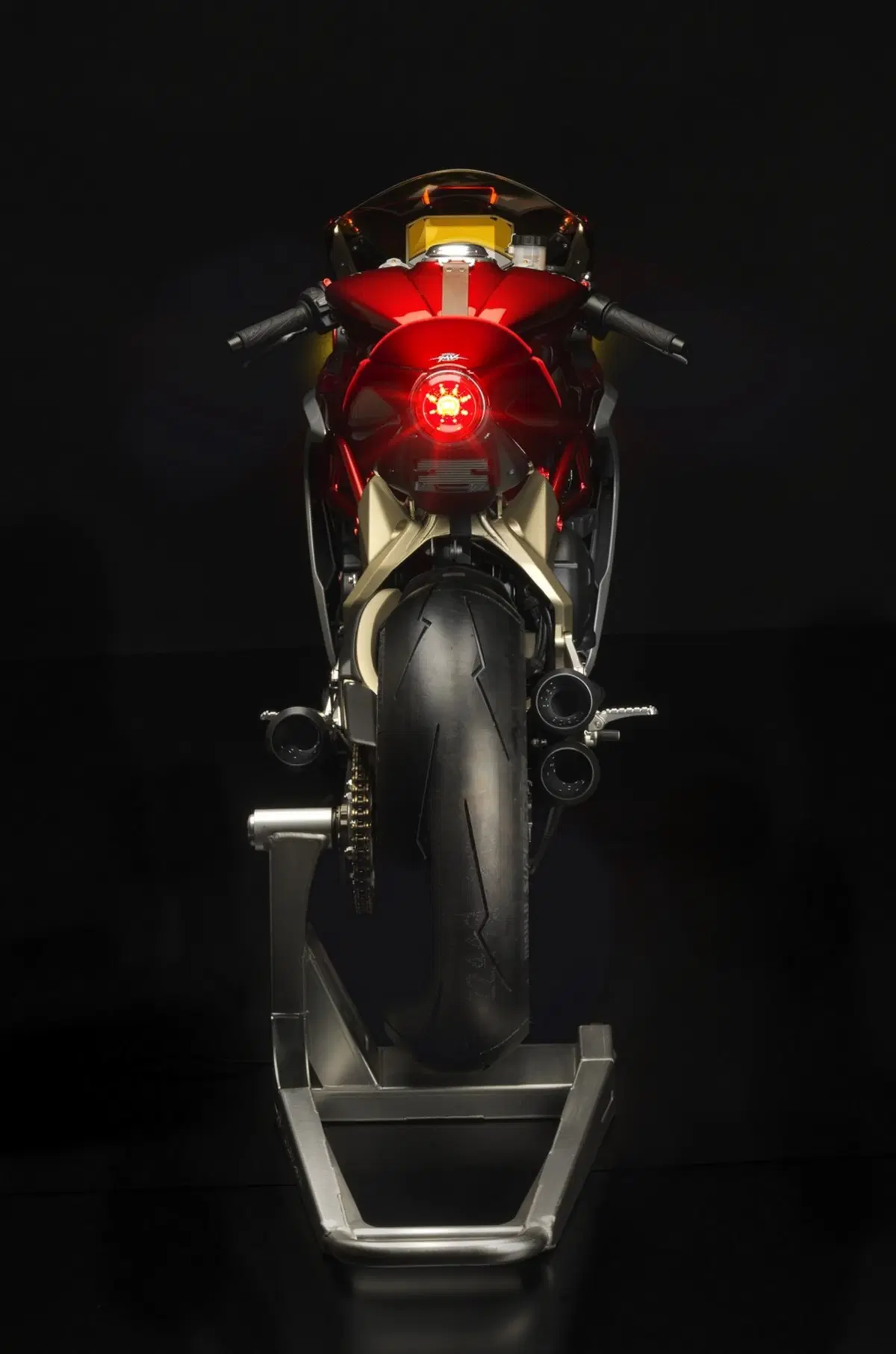 EICMA 2018: MV Agusta Superveloce 800, foto e dati (11)