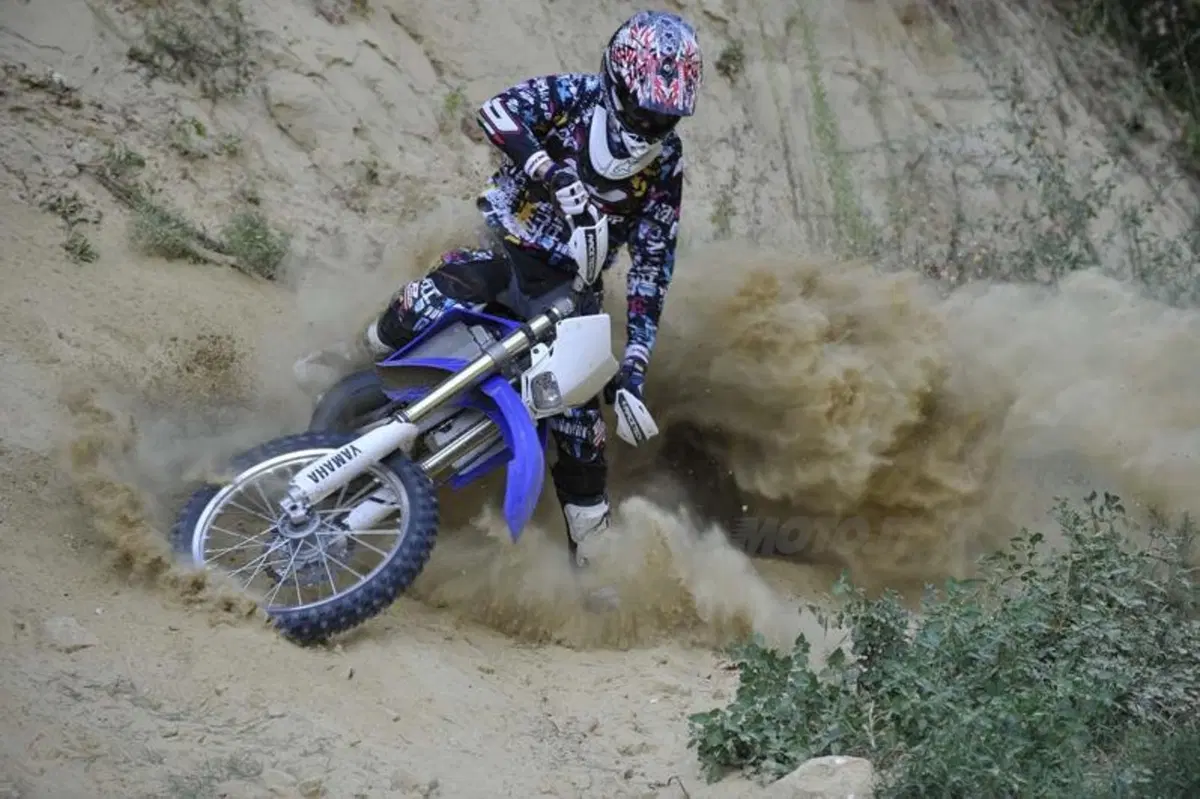 Yamaha YZ e WR 2012  (11)