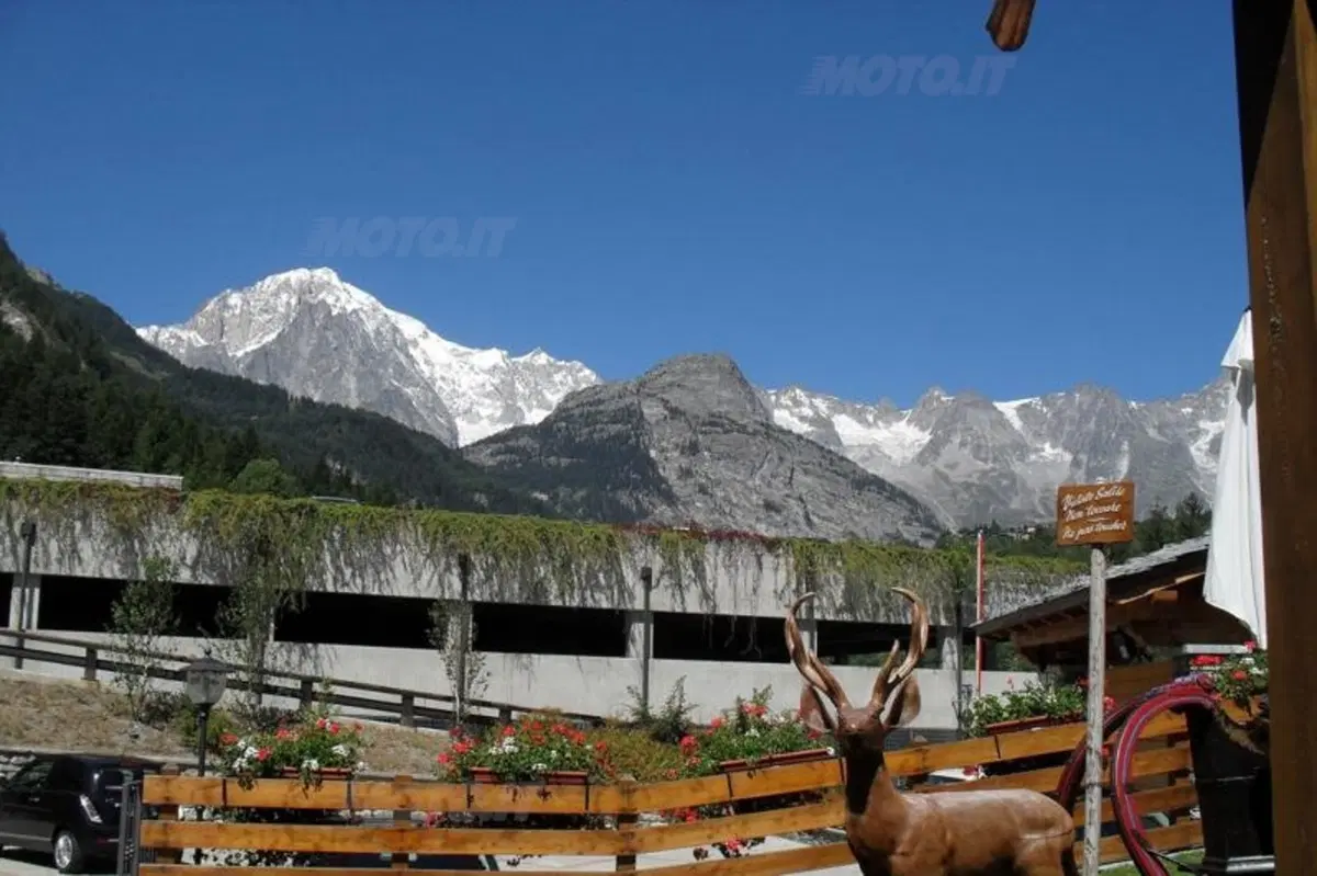 Massimo e Silvia: Route Des Grandes Alpes (2)