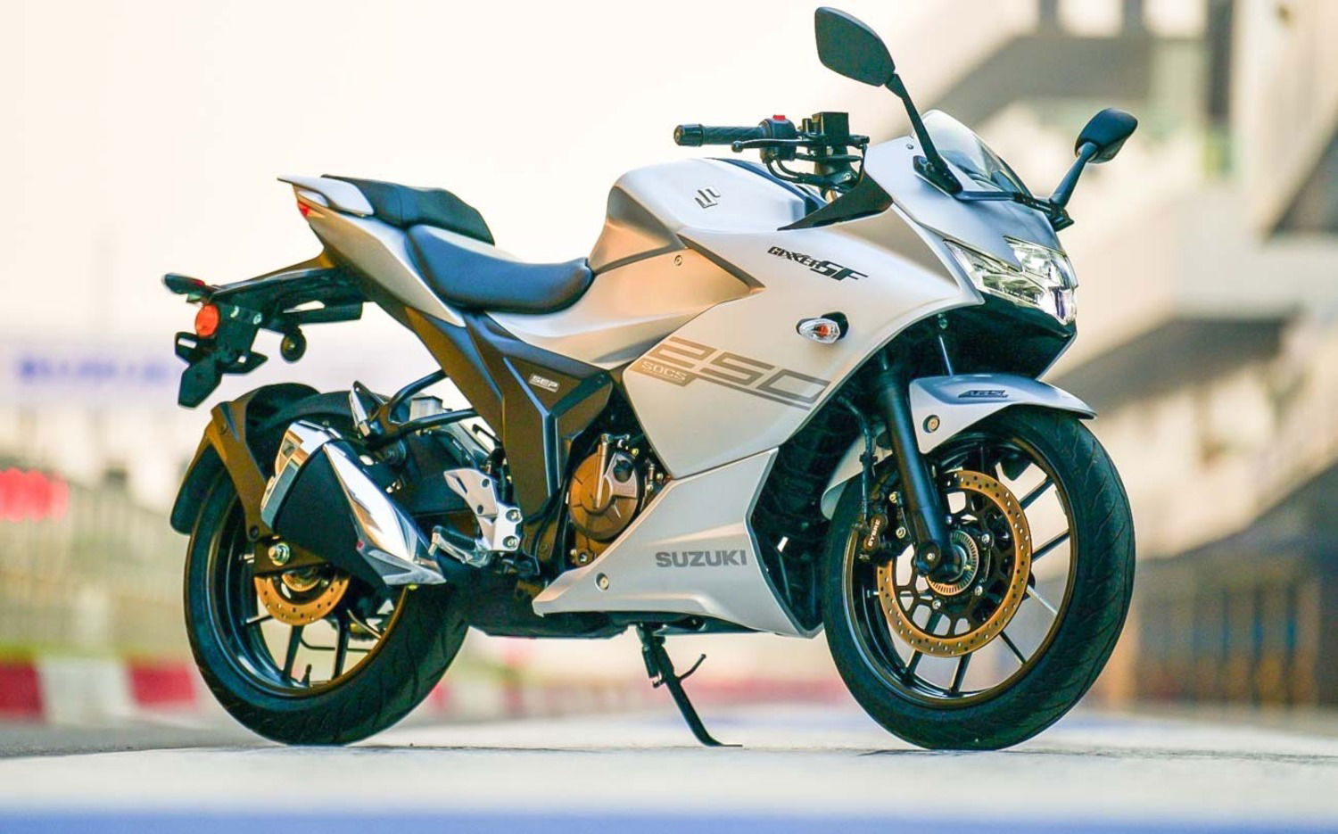 Suzuki Gixxer 250 e Gixxer SF 250 presentate a Tokyo