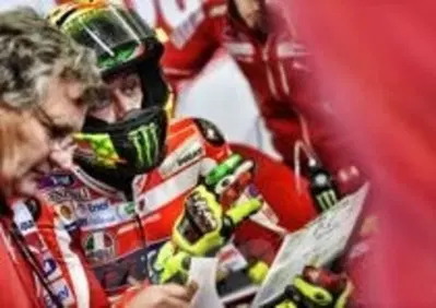 Rossi: Giusto continuare con Ducati