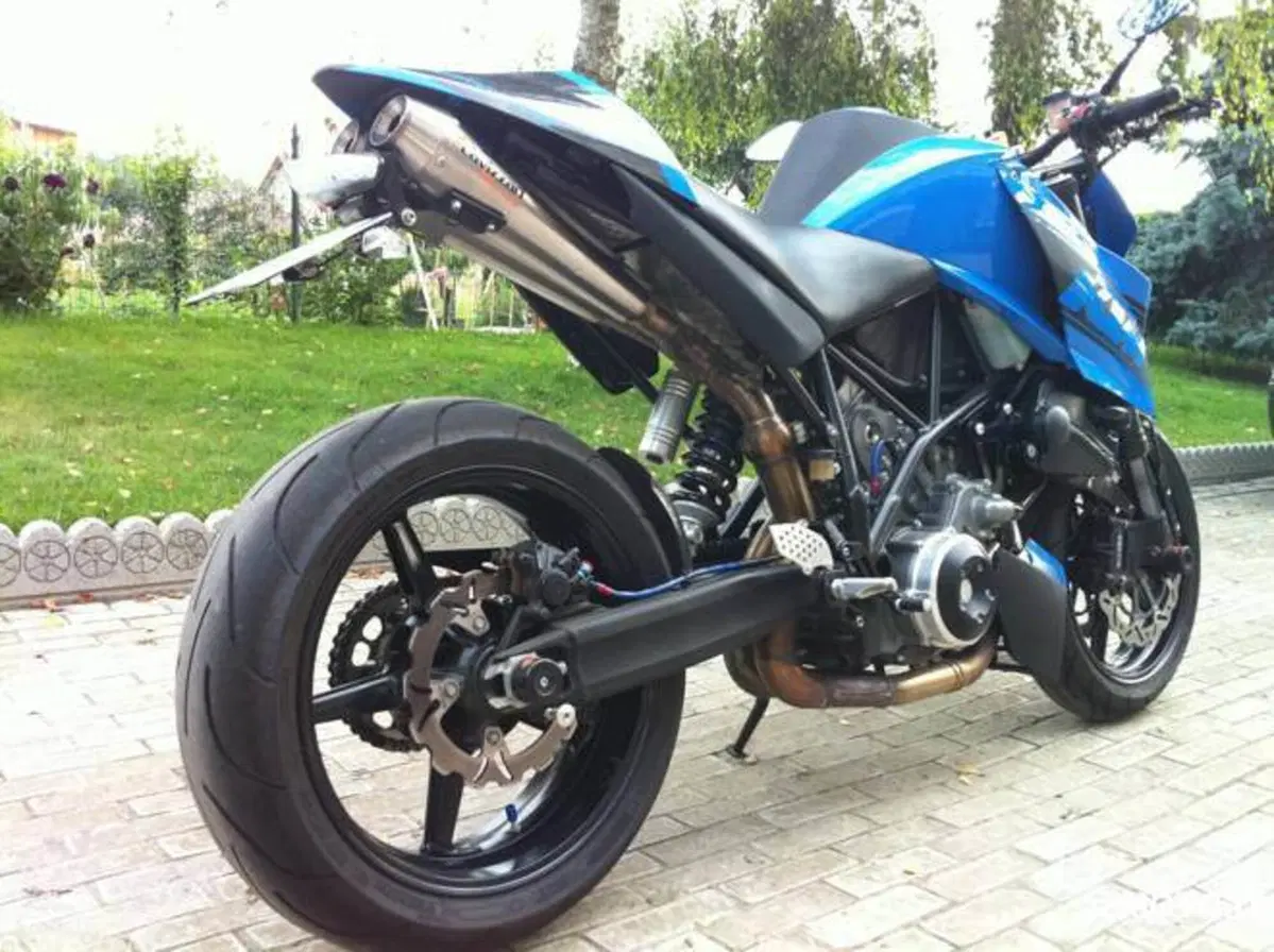 Le Strane di Moto.it: KTM 990 Super Duke (2)