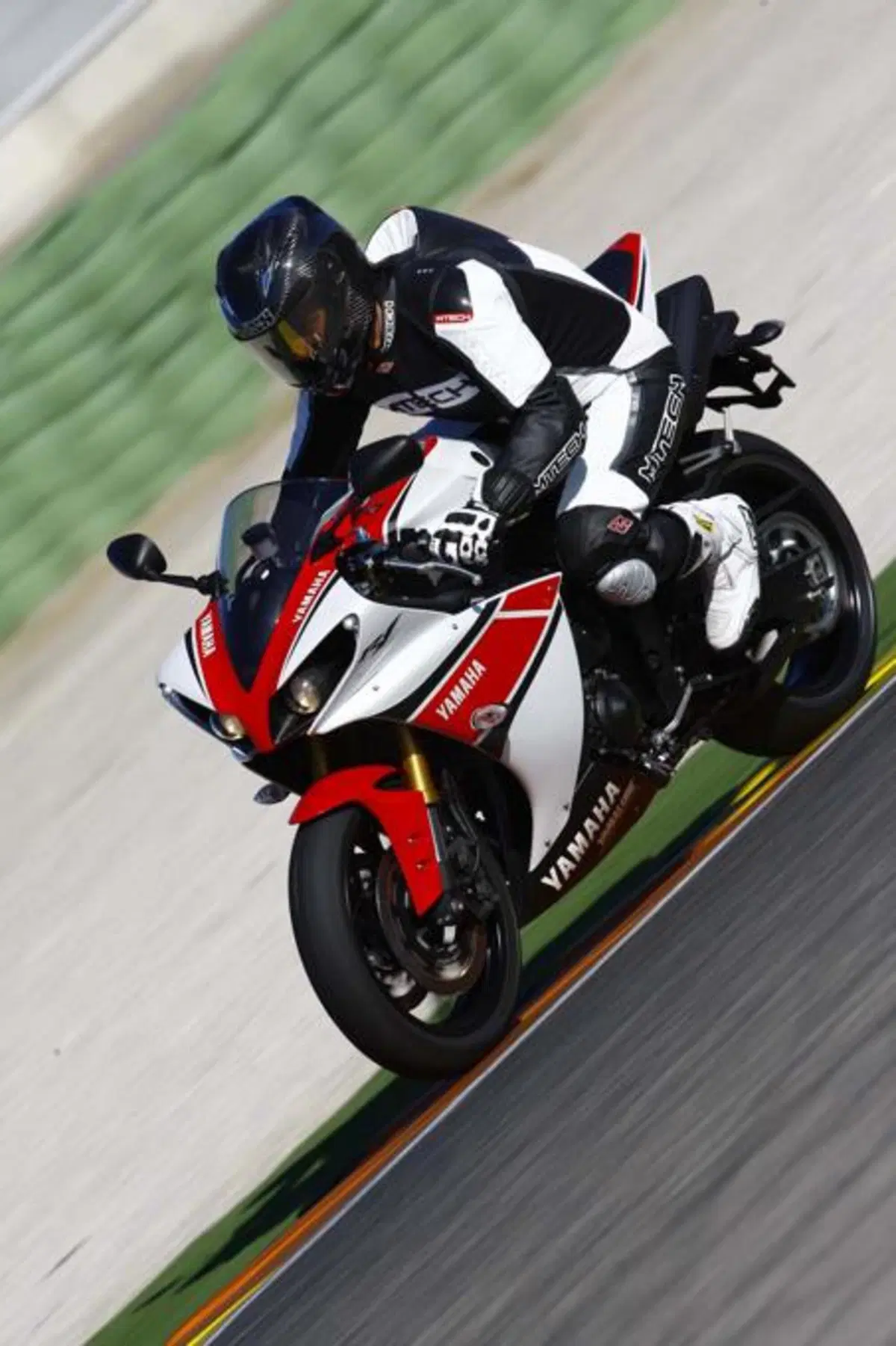 Yamaha YZF-R1 2012  (3)